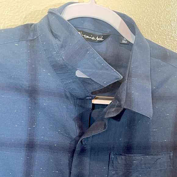 Travis Mathew short sleeve Button Up size medium - Picture 3 of 7